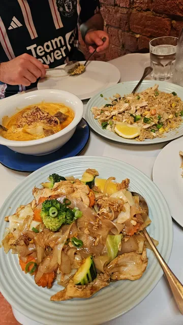 Thai by the Lake