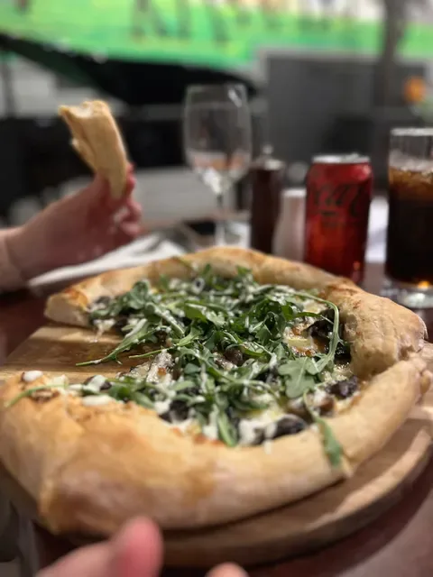 Zephyrz Pizza & Grill