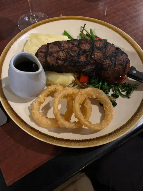 Zephyrz Pizza & Grill