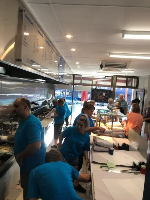Kangaroo Flat Fish Shop (Next to Domino’s Pizza)