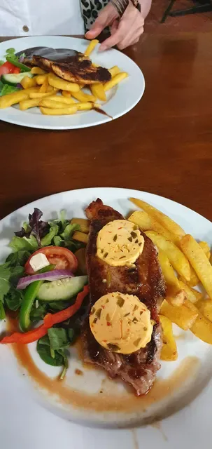 Barney's Bar & Bistro