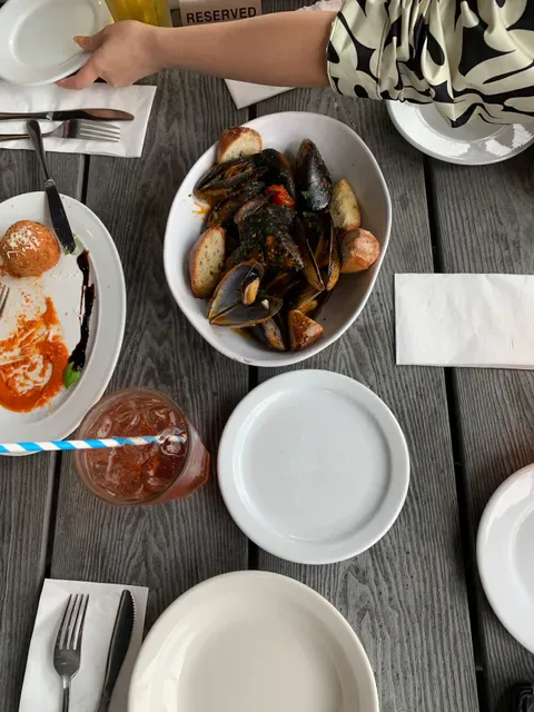 Pier Front Pizzeria