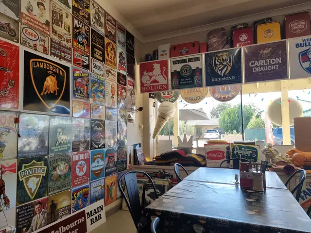 Pickers Cafe and Collectibles