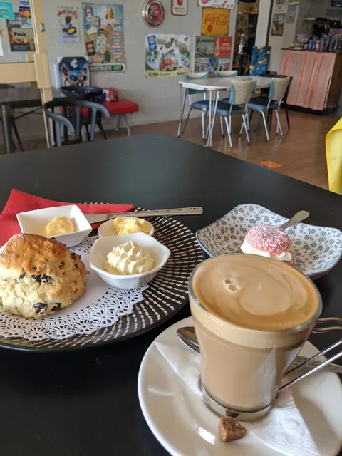 Pickers Cafe and Collectibles