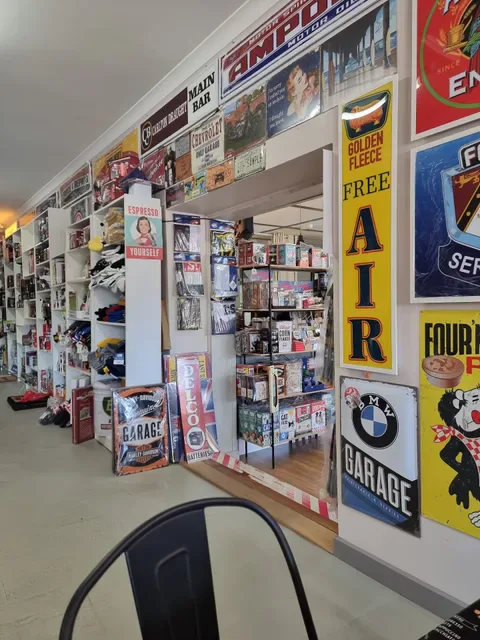 Pickers Cafe and Collectibles