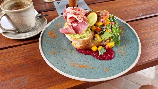 Little Stones Cafe