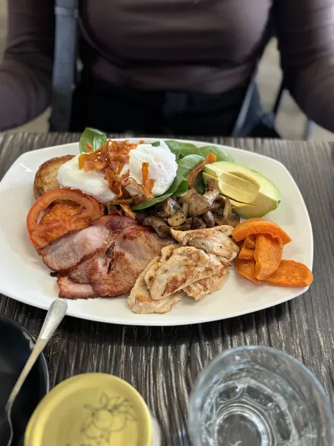 Stanley's Cafe / Restaurant