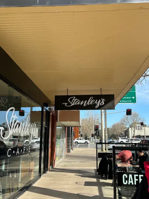 Stanley's Cafe / Restaurant