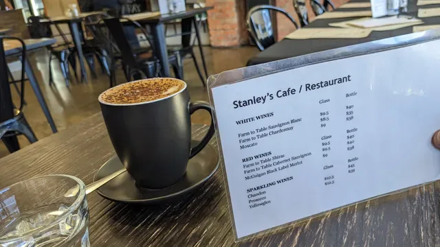 Stanley's Cafe / Restaurant