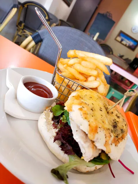 Jilarty Gelato Bar & Cafe