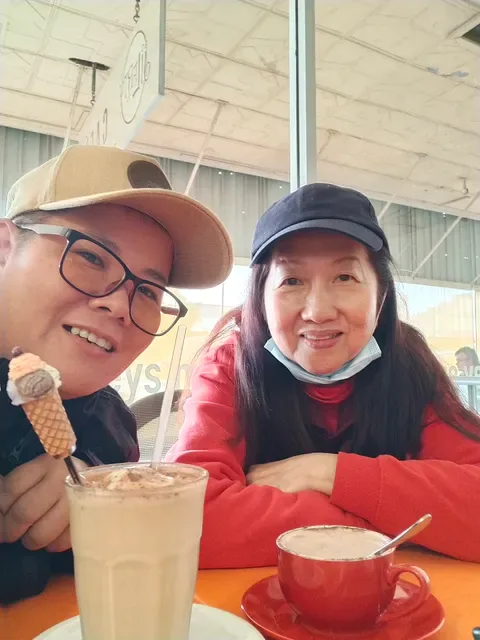 Jilarty Gelato Bar & Cafe