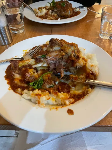 Quo-Vadis Restaurant & Pizza Parlour