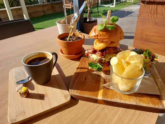 The Bird & The Wolf Cafe