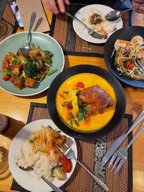 HugSiam Thai