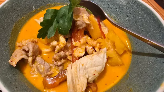 HugSiam Thai