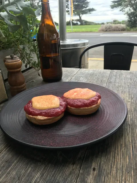 Pond Cafe