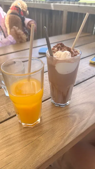 Pond Cafe