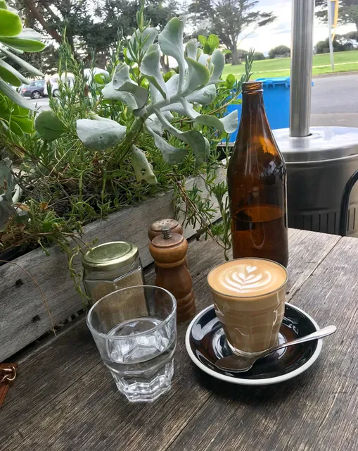 Pond Cafe