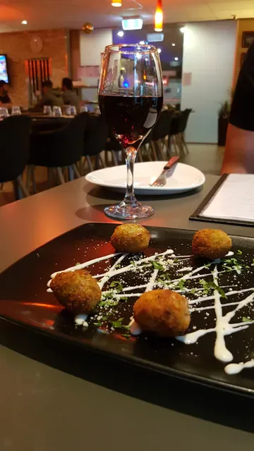 Dal Mondo Restaurant & Function Centre