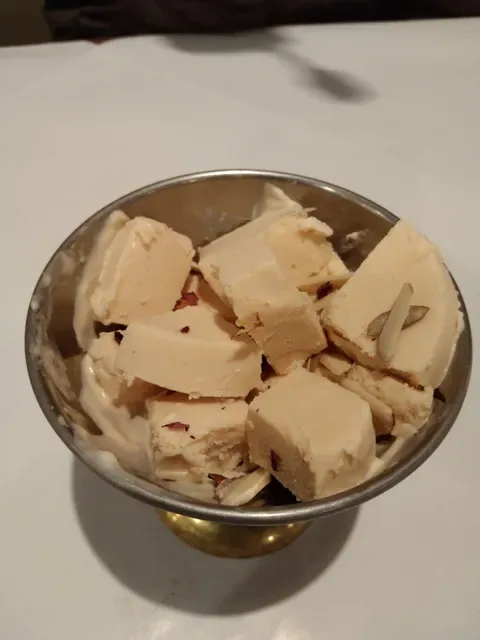 Sari's Restaurant