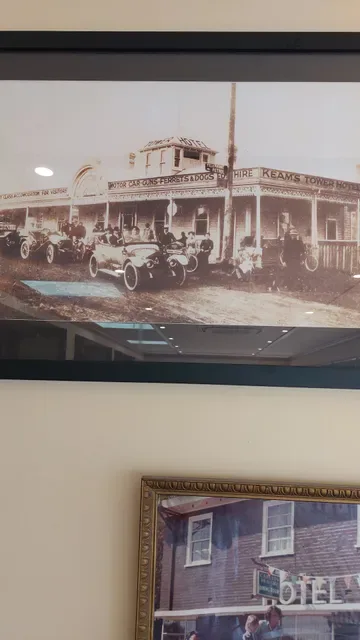 Hogan's Cafe & Bar Restaurant