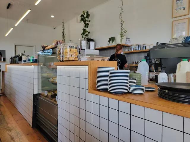 Paulie's Corner Cafe