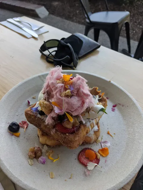 Paulie's Corner Cafe