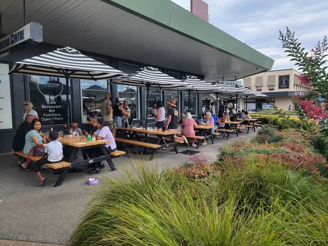 Paulie's Corner Cafe