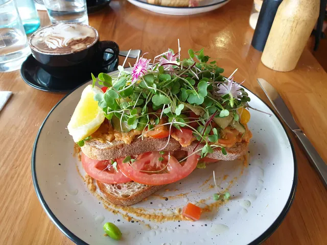 Paulie's Corner Cafe