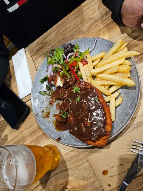 Bundy's Bar & Bites