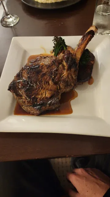 Clovelly Restaurant & Bar