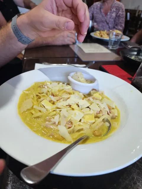 Logans Cafe Restaurant