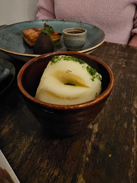 Myrtle By Dave - Bar & Kitchen