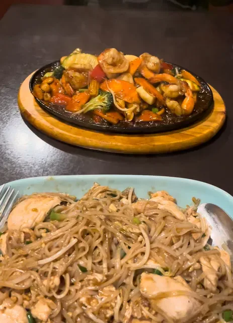 Red Spoon Thai Eatery