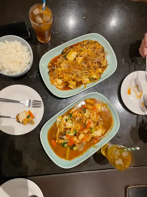 Red Spoon Thai Eatery