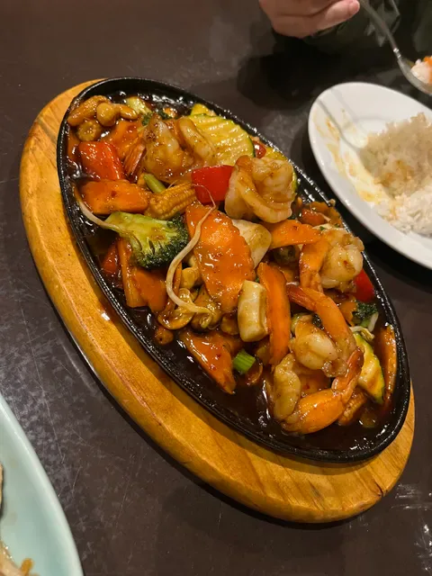 Red Spoon Thai Eatery