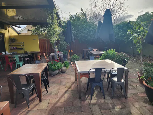 Deli Bean Cafe