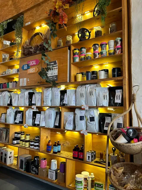 Folks coffee