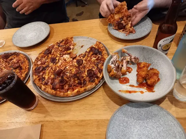 Knead it Pizza