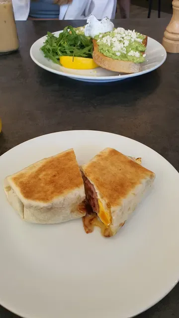 Alkimos Cafe & Grill