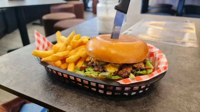 Alkimos Cafe & Grill