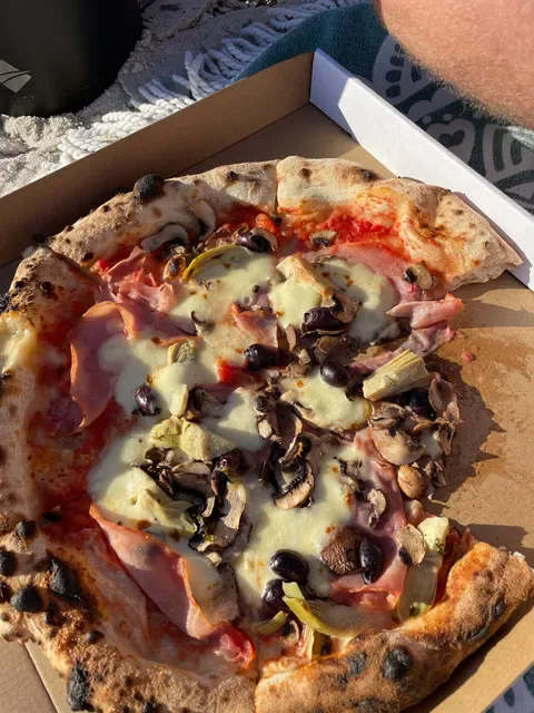 Canteen Pizza