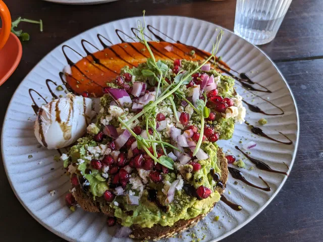Kinky Lizard Cafe on Mews