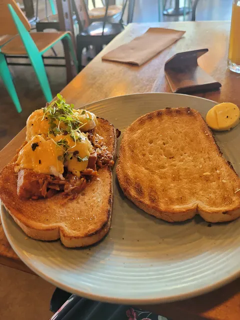 BOM Cafe