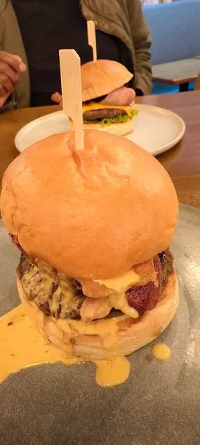 8 Napkins Burger