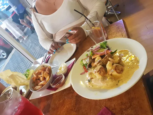 TheCray Seafood & Grill Restaurant, Belmont