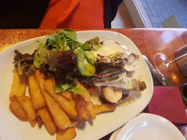 TheCray Seafood & Grill Restaurant, Belmont