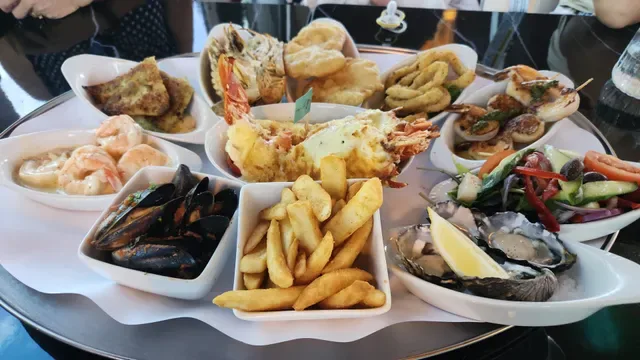 TheCray Seafood & Grill Restaurant, Belmont
