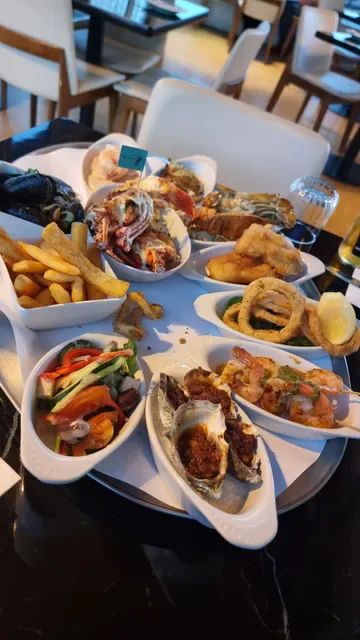 TheCray Seafood & Grill Restaurant, Belmont
