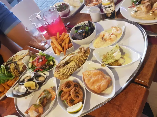 TheCray Seafood & Grill Restaurant, Belmont